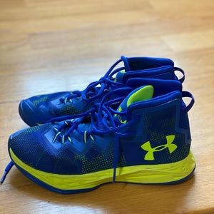 Like New Boys Under Armour sneakers